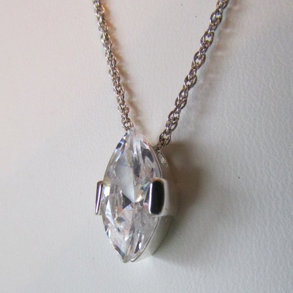 Vintage Avon Luminosity Ultra Marquise CZ Necklace - Multi-Tone Chain - Picture 3 of 10